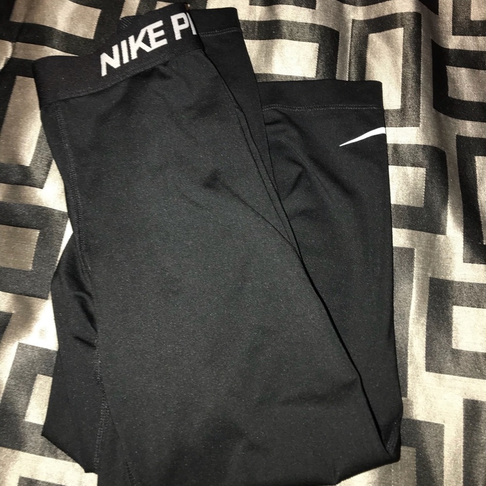 cropped nike leggings